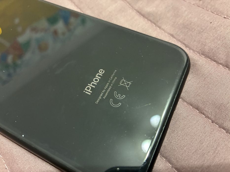 iPhone XR / 10 64GB