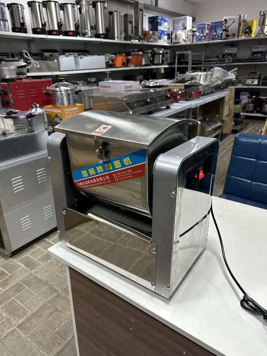 Тестомес промышленный 5л., бункерный.