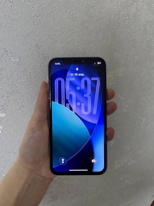 Продам Айфон 11 про