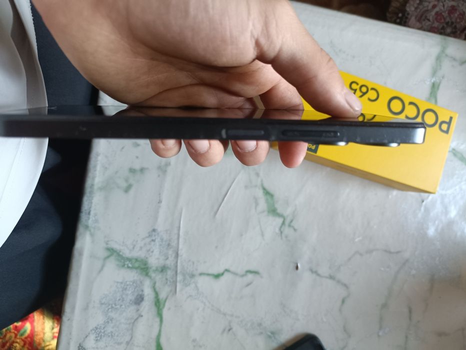 Продам телефон POCO C65