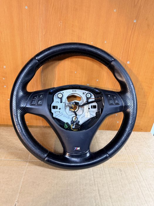 Volan m pachet bmw e90 e91 e92 e93 e87 e81 e82 e88 e84