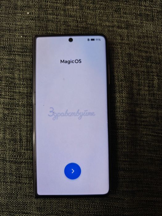 Honor Magic V2 + Honor Watch 4