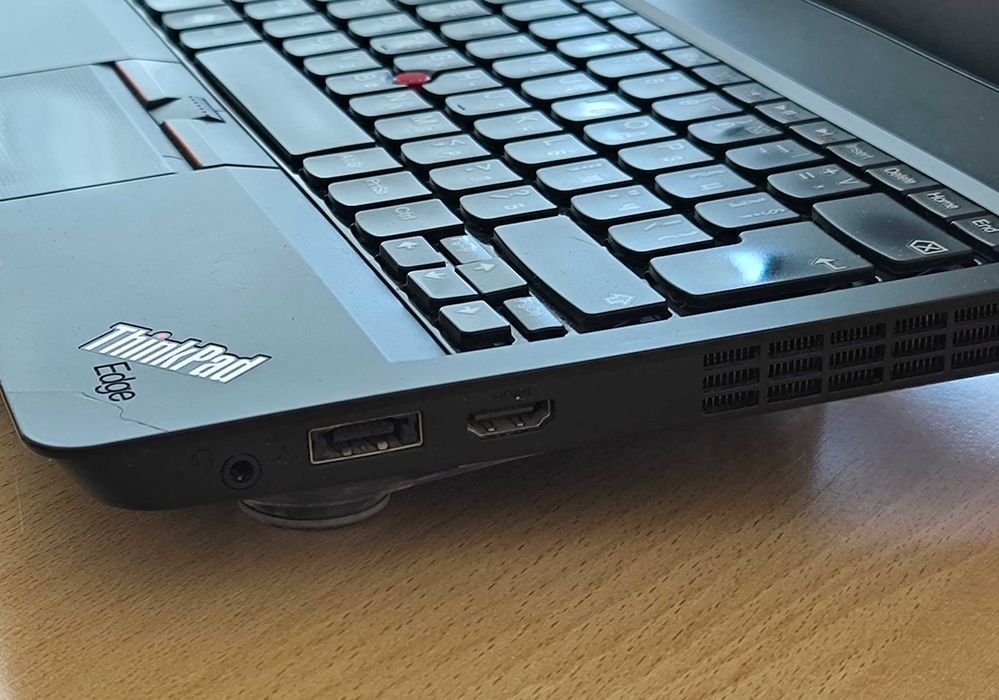 Продавам Lenovo ThinkPad Edge E320 работещ