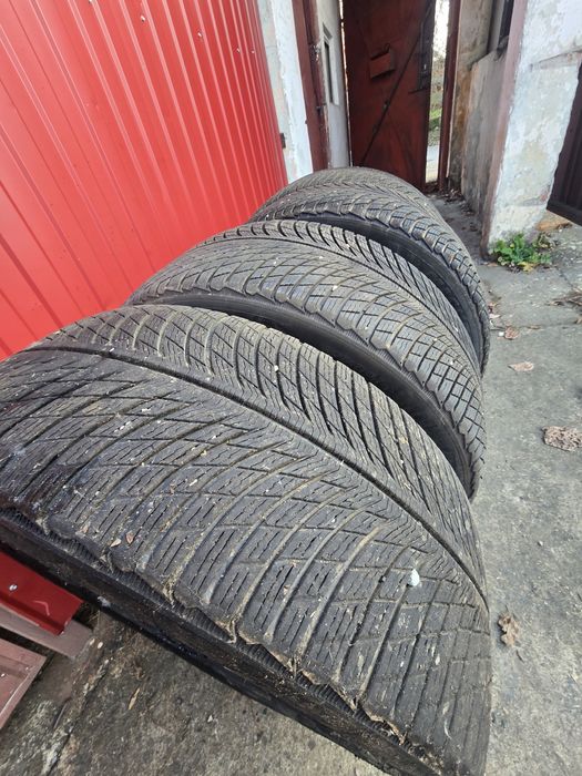 De vânzare cauciucuri de iarna 265/45/21 Michelin