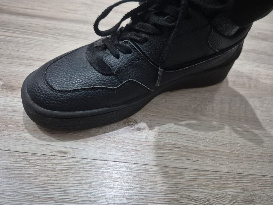 Продам туфли школьные