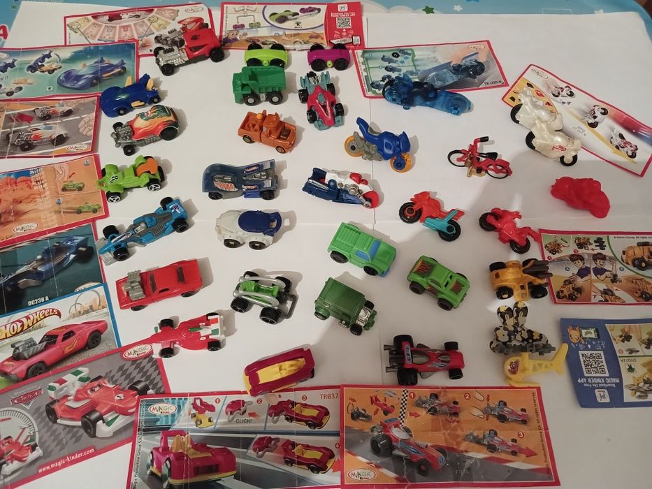 Продам фигурки из киндеров