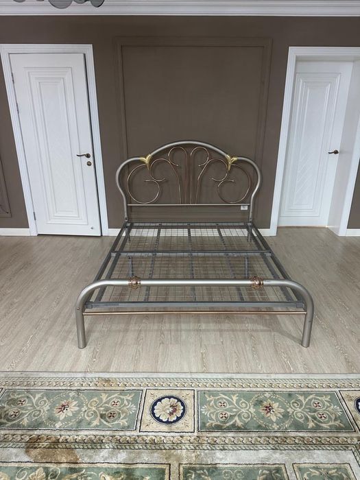 Кровать для девочек.