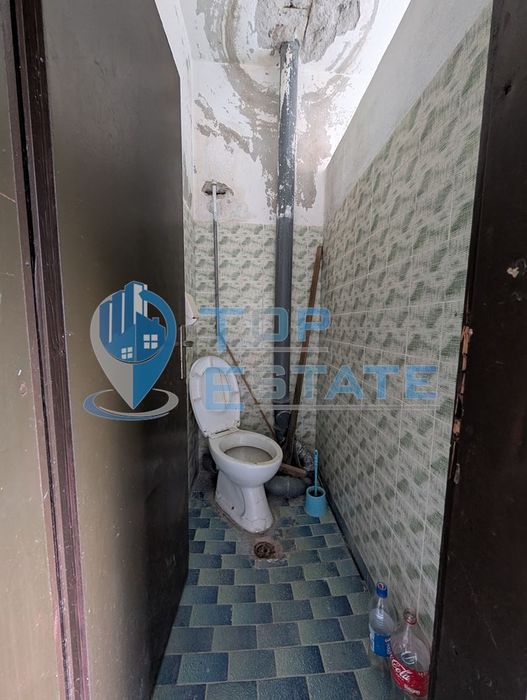 Масивна сграда за обществено обслужване в град Плачковци