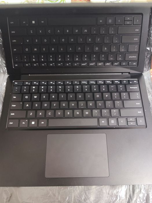 Microsoft surface laptop 5