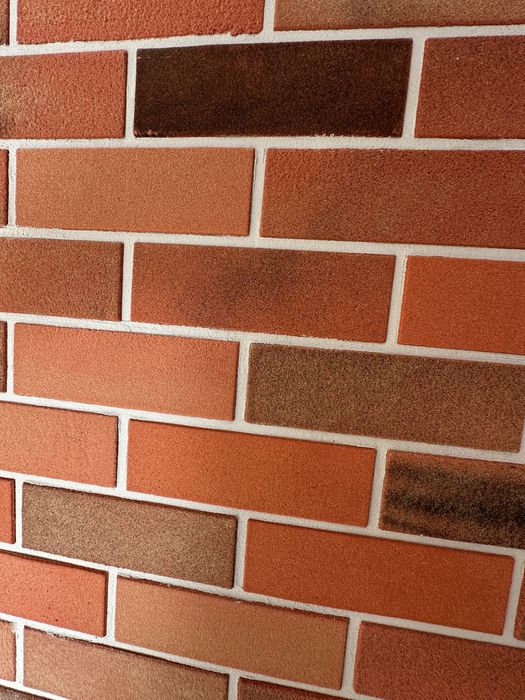 Caramida aparenta flexibila