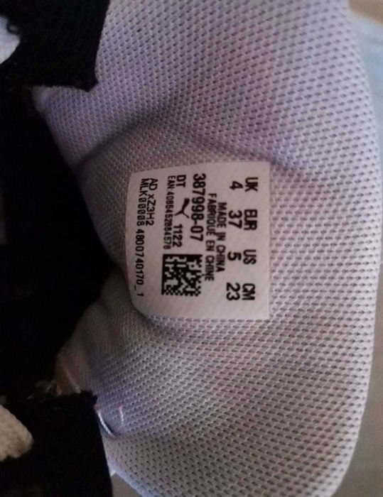 Vand adidasi puma noi!