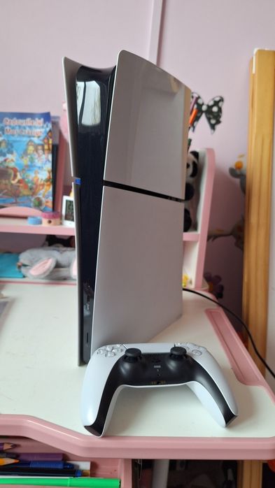 PlayStation 5 slim digital /  PS5 slim