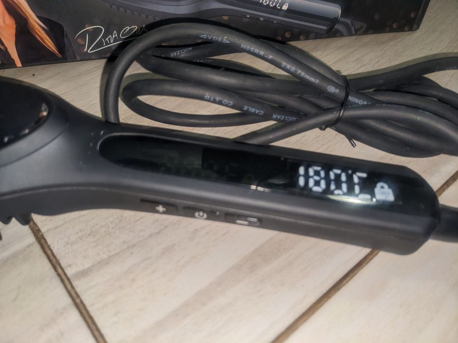 Изправяща четка за коса.