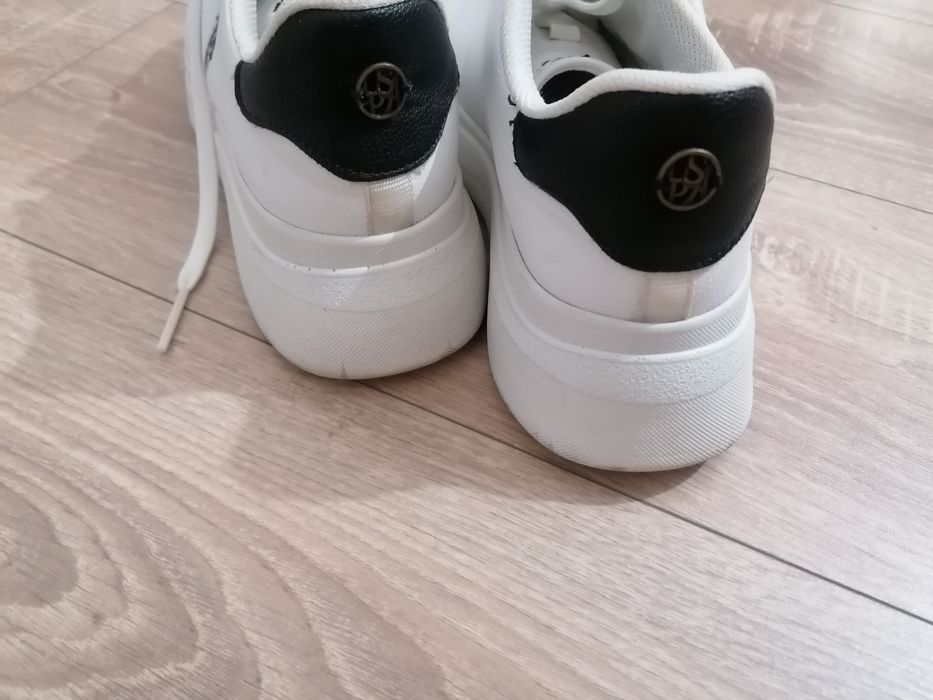 Adidasi U. S. Polo ASSN