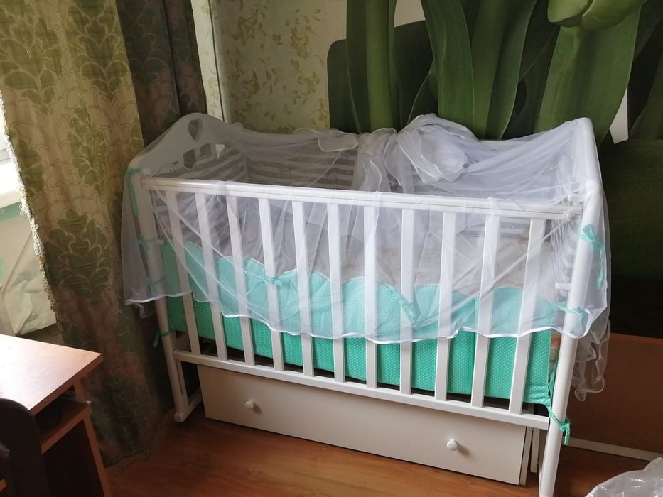 Детская кроватка