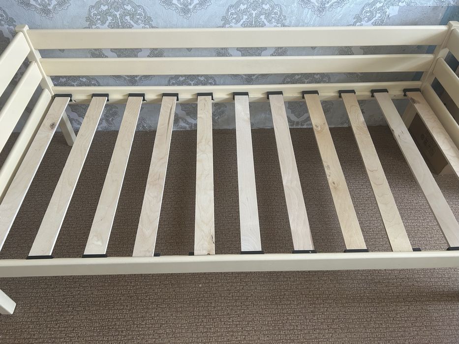 Продам кровать, детская подростковая!