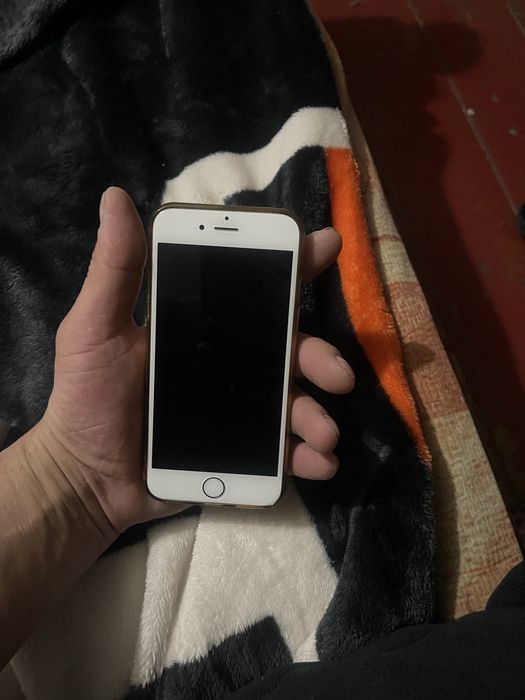 Продам телефон айфон 6