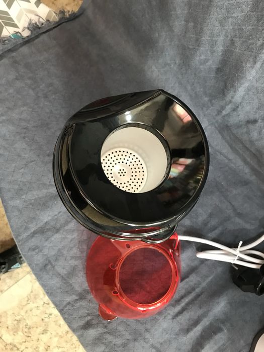 Уред за пуканки Russell Hobbs