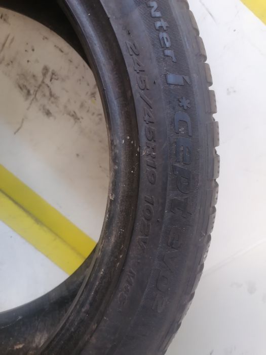 245/45/19 Iarna 2* Hankook 102v dot 2420     5,,49mm