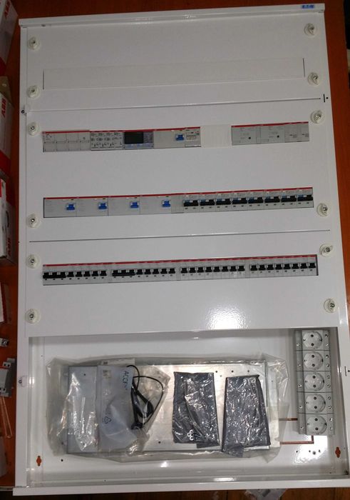 Tablou electric si multimedia, ABB, solare, metalice  pe comanda