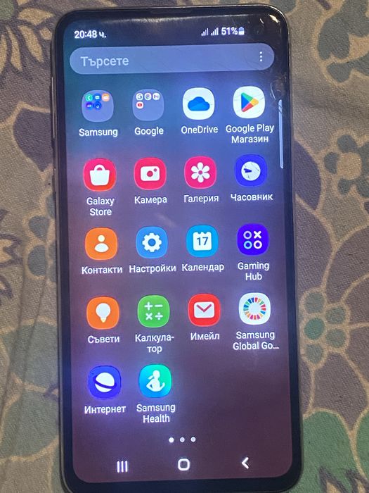 Продавам samsung s10e