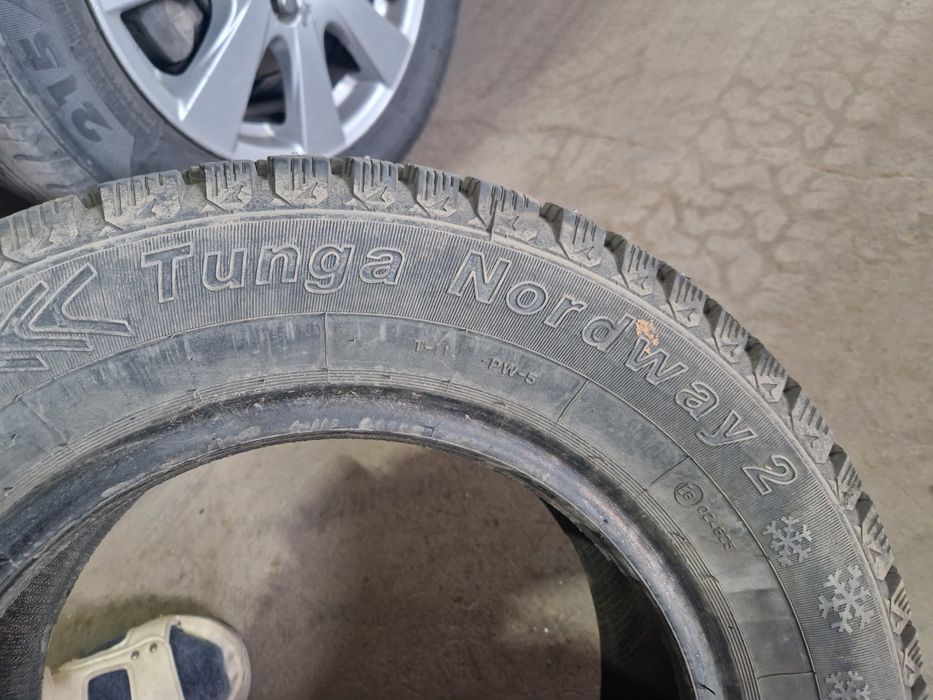 Продам зимние покрышки