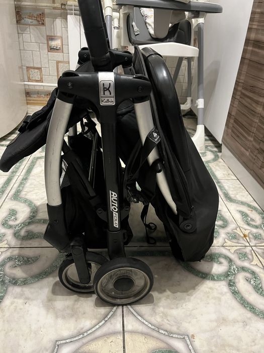 Детская раскладная коляска