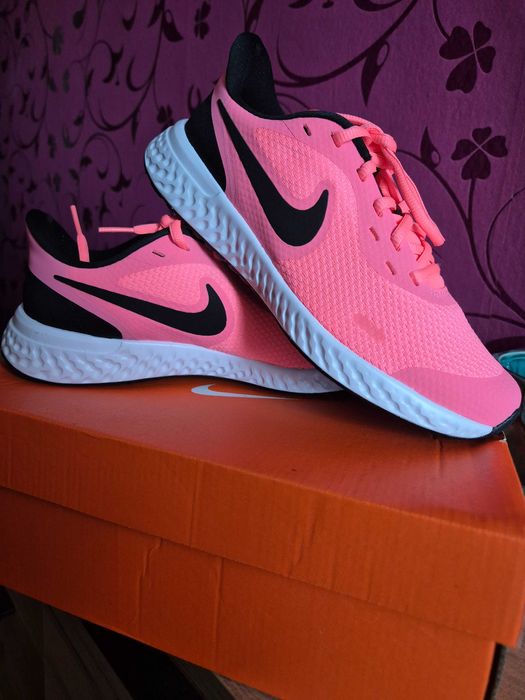 Дамски маратонки  Nike Revolutiоn 5