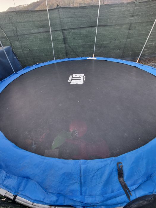 Vând trambulina 360 cm