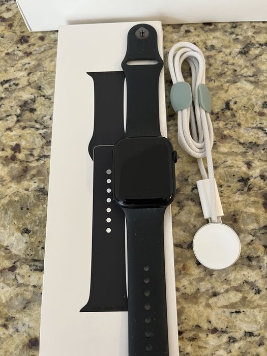Apple Watch  9  45 mm