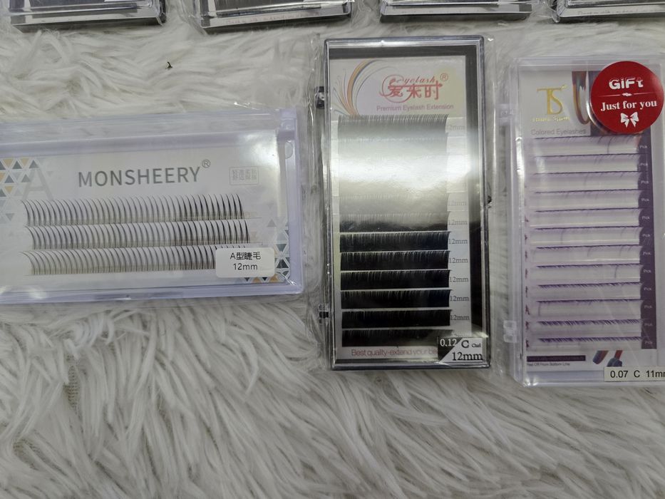 Лот изкуствени мигли