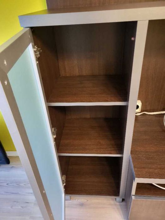 Модулна холна секция и витрина (венге и сребристо) – Отлично състояние