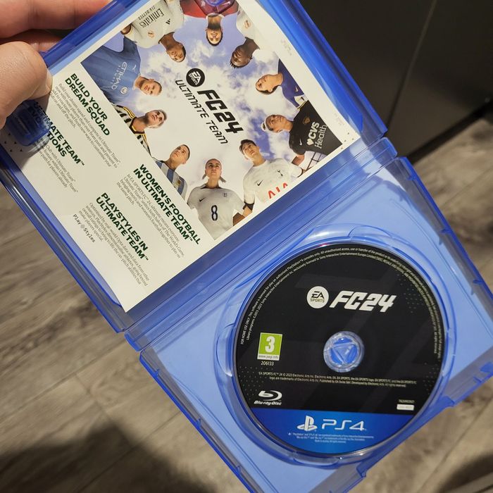 Продаю Fifa 24 на PS4