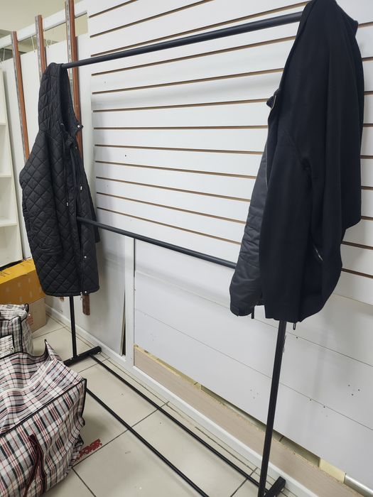 Напольная вешалка