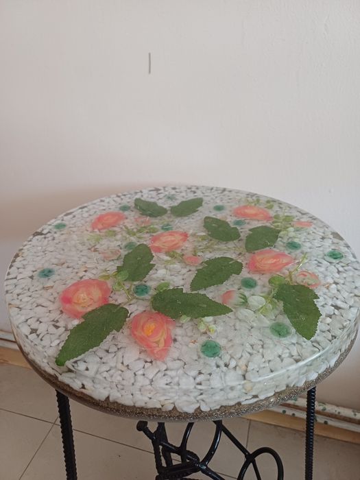 Vind masuta de cafea din rasina epoxidica