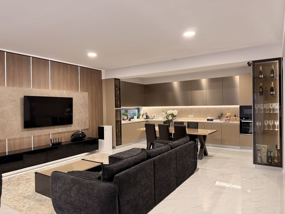 VILĂ MODERNĂ DE VÂNZARE – OTOPENI | 6 Camere | 226 MP utili | Piscina | Panouri Fotovoltaice | Direct Proprietar