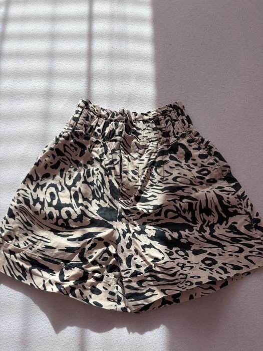 Къси панталонки на Bershka и cropp