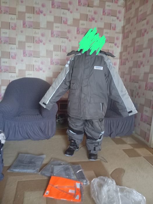 Продам зимнюю спец одежду