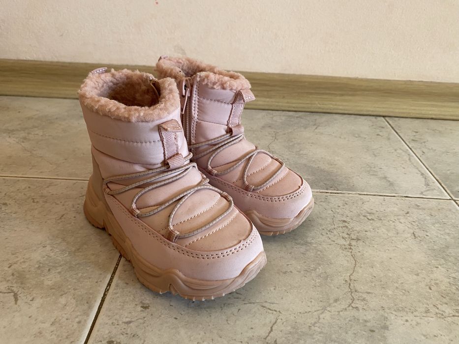 Детски обувки за момиченце/ боти ЧИСТО НОВИ