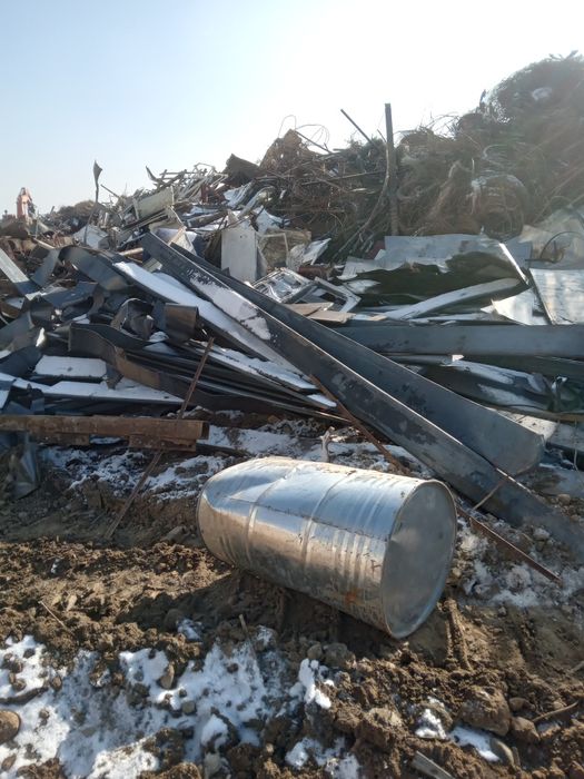 Металлом оламиз узимиз олиб кетамиз тонаси 3000 мылйон