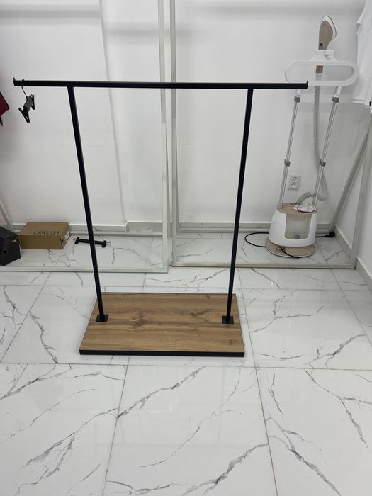 Вешала напольные для магазина одежды