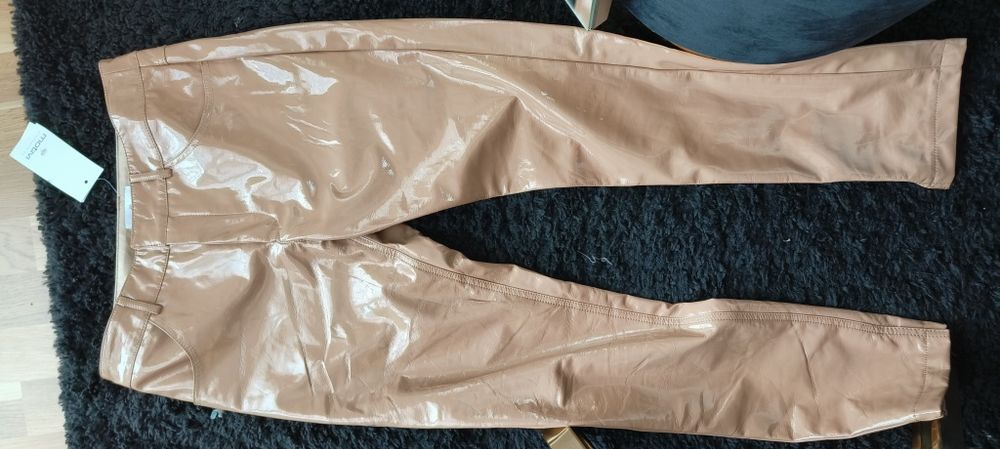 Pantaloni NOU Motivi nude piele eco 38