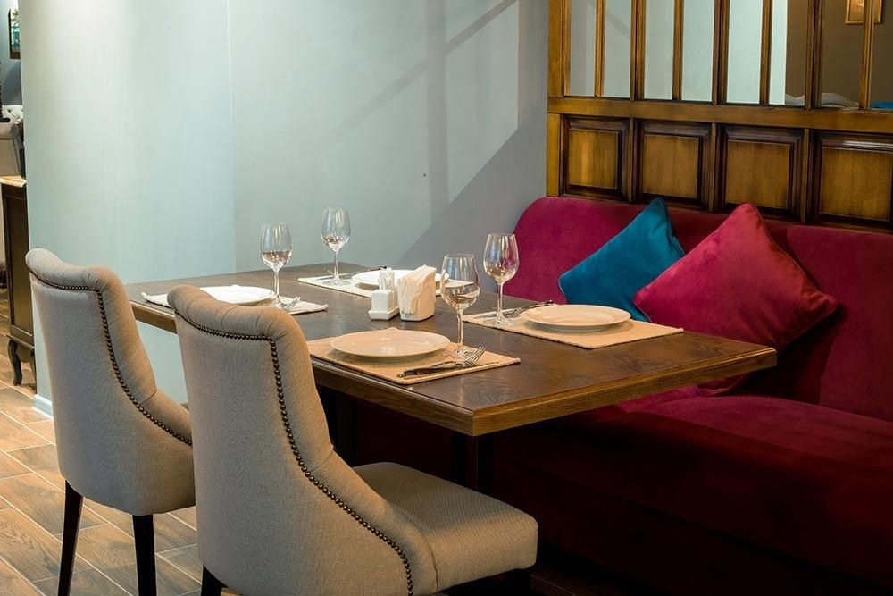 Диваны в кафе. Диваны в ресторан. Диваны
