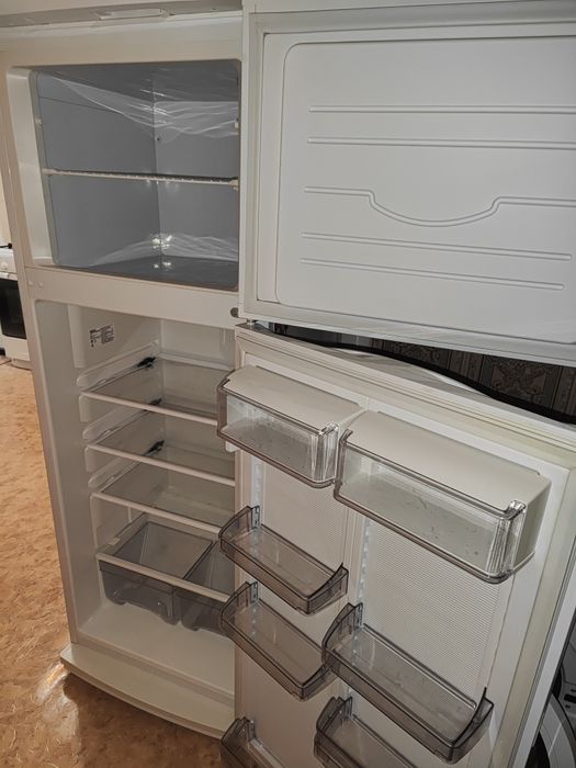 Холодильник б/у в отличном состоянии