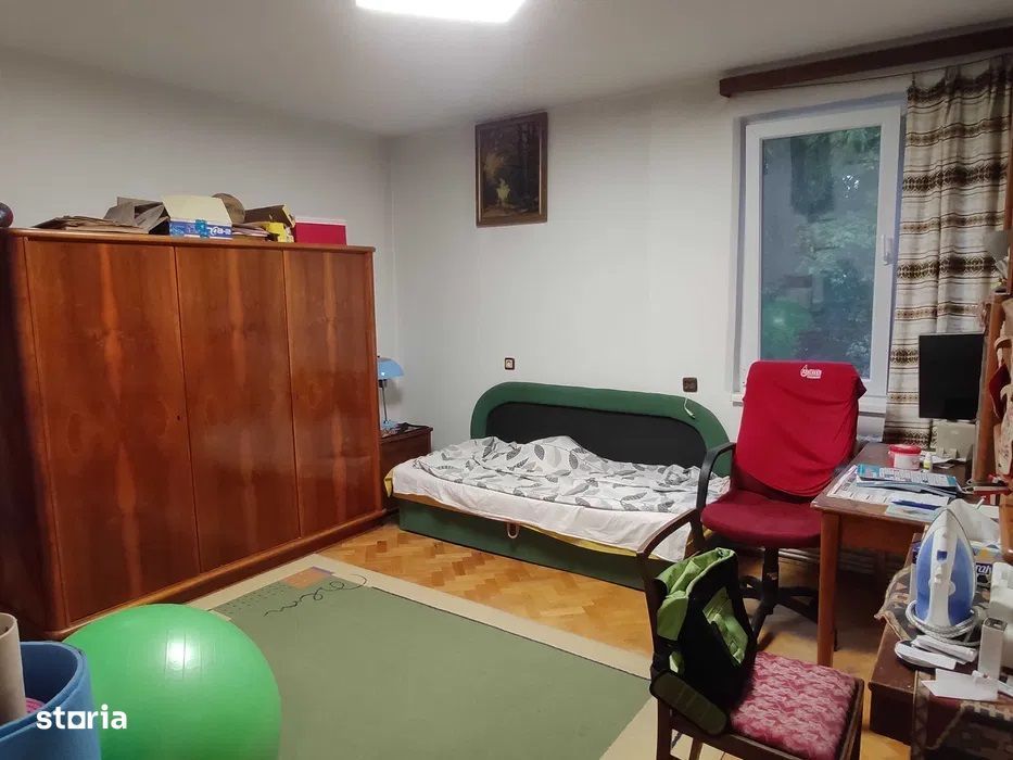 7 Noiembrie - Vanzare ap. 3 camere - Str. C-tin Romanu Vivu