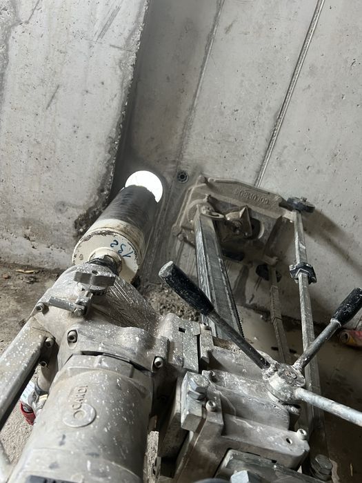 Gaura hota, carotare beton