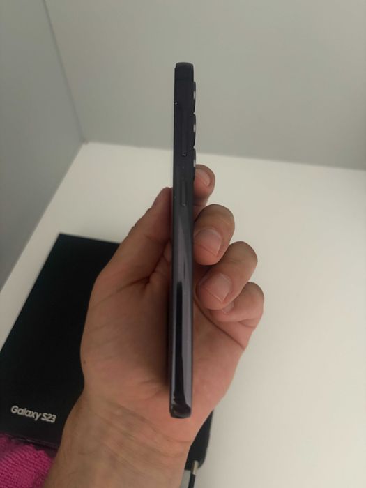 Samsung Galaxy S23 128GB/8GB – Като нов, пълен комплект + аксесоари
