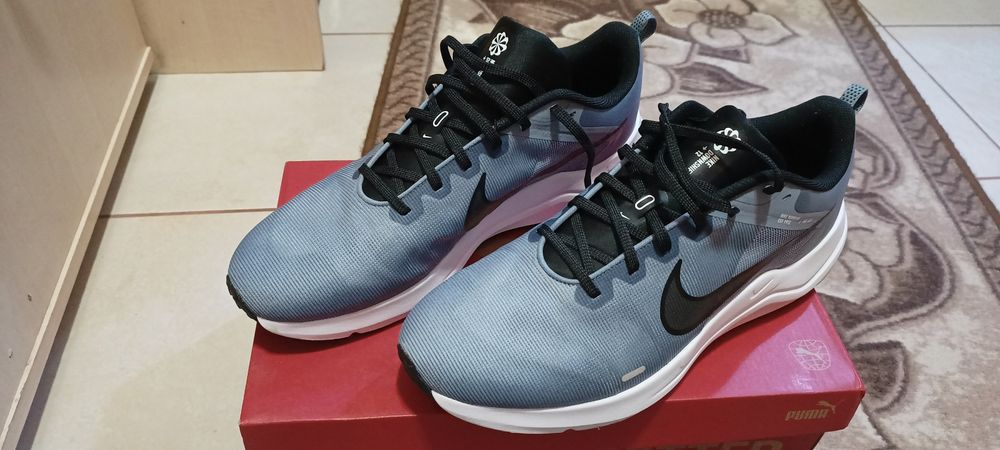 Маратонки     nike 30,5 см