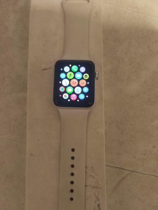Продам Apple watch 3 series 42mm