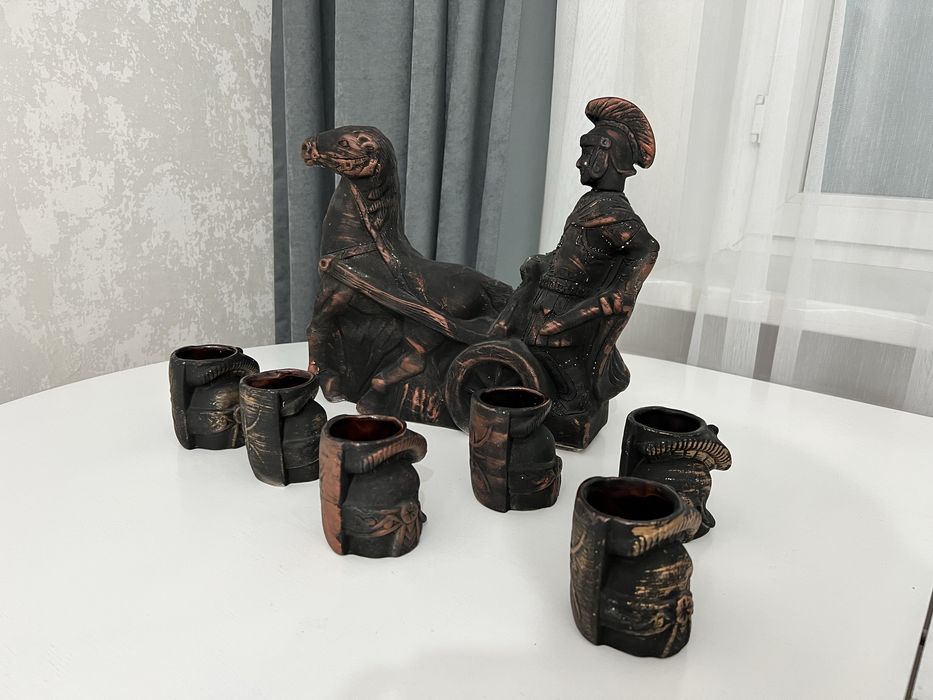 Керамический набор: фигурка + 6 рюмок